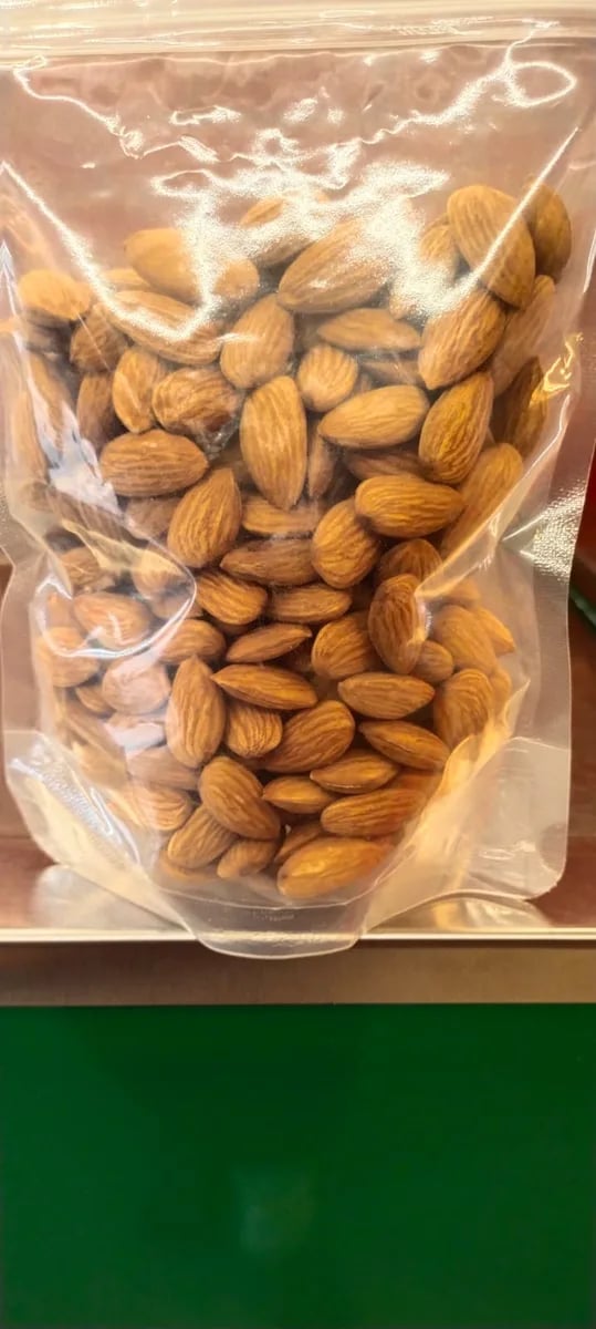 Almond Premium